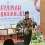 Nassir Abbas saat menjadi narasumber dalam seminar antiradikalisme di Pendopo Trenggalek.