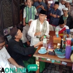 Sandiaga Uno didampingi Kiai Abdulloh Siroj dan Kiai Fuad Nur Hasan. foto: FUAD/ BANGSAONLINE