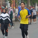 Masyarakat saat menikmati car free day di Alun-Alun Kota Mojokerto.