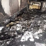 Sisa-sisa patah flat pria itu setelah ia meninggalkan lilin tanpa pengawasan (Gambar: South Yorkshire Fire)