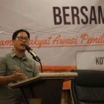 Anggota Bawaslu Kota Kediri Kordiv HP2H, Suhartono, saat menyampaikan paparan. Foto: Ist