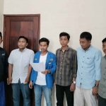 6 ketua komisariat dari setiap perguruan tinggi saat menggelar forum musyawarah di seketariat PK PMII Universitas Trunojoyo Madura.