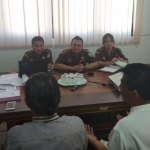 Sebanyak tujuh orang perwakilan warga yang diterima oleh Kajari Kabupaten Pasuruan.