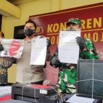 Kapolres Mojokerto AKBP Dony Alexander saat ungkap kasus.