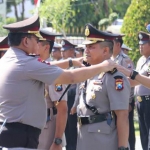 Kapolda Irjen Pol Luki Hermawan memimpin langsung prosesi sertijab Kapolres Banyuwangi dari AKBP Taufik Herdiansyah Zeinardi kepada AKBP Arman Asmara Syarifudin.