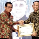 
Sekda Kota Mojokerto, Gaguk Tri Prasetyo meraih predikat sebagai Sekretaris Daerah Kota Terbaik dalam ajang Askompsi Digital Leadership Government (ADLG) Awards 2024. 