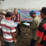  Sosialisasi bahaya penyakit antraks yang digelar di Pasar Pandaan, Nguling.