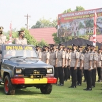 Kapolda Jatim Irjen Pol Nico Afinta saat inspeksi pasukan di Sekolah Polisi Negara (SPN) Polda Jatim, Kamis (07/07/2022).