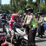 Operasi Patuh yang digelar Polres Blitar Kota. foto: Akina Nur Alana/ BANGSAONLINE