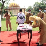 Wali Kota Pasuruan Saifullah Yusuf melantik dan mengambil sumpah pejabat fungsional di lingkungan Kota Pasuruan. foto: ARDIANZAH/ BANGSAONLINE