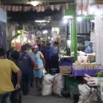 Suasana di Pasar Besar Kota Malang.