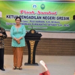 Ketua PN Gresik Andreas Purwanto Setiadi saat memberikan sambutan. foto: SYUHUD/ BANGSAONLINE