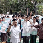 Para gus dan santri saat mengikuti deklarasi Baguss Gresik. foto: SYUHUD/ BANGSAONLINE