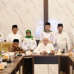 Hj Mundjidah Wahab bersama jajaran pengurus DPW PPP Jatim bersilaturahim dan audiensi dengan KH Marzuki Mustamar beserta pengurus PWNU Jatim. foto: DIDI ROSADI/ BANGSAONLINE