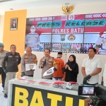 Konferensi Pers Polres Batu dalam pengunkapan kasus aborsi yang dilakukan sepasang kekasih