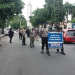 Tim gabungan saat melaksanakan giat operasi yustisi. foto: ist.