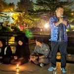 Kegiatan refleksi Hari Anti Korupsi Sedunia oleh mahasiswa dan politikus di Jombang.