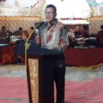 Plt. Bupati Mojokerto H. Pungkasiadi saat membuka pameran UMKM yang dirangkai dengan pagelaran wayang kulit.