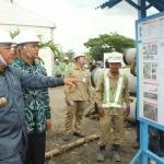 Bupati Saiful Ilah dan Ketua DPRD Sidoarjo Sullamul Hadi  Nurmawan saat dimulainya pembangunan Jalan Lingkar Waru-Masjid Al Akbar, pertengahan Januari 2015 lalu. foto: istimewa