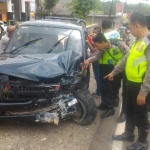 Mobil Isuzu yang mengalami kecelakaan tunggal.