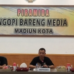 Kapolres Madiun Kota, AKBP Dewa Putu Eka Darmawan, saat memberi pemaparan kepada awak media.