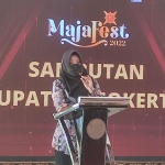 Bupati Ikfina ketika memberikan pengarahan soal Maja Fest. Foto: YUDI EP/ BANGSAONLINE