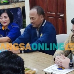 Hanindhito Himawari Pramana saat bersilaturahmi dan menyerahkan berkas pendaftaran ke DPD NasDem Kabupaten Kediri. Foto: MUJI HARJITA/BANGSAONLINE