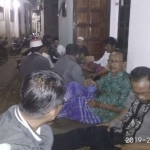 Sejumlah santri saat berkumpul membahas rencana aksi. 