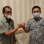 Sekretaris Umum KONI Kota Kediri, Sri Wibowo (kiri) dan Ketua Umum Ikasi Kota Kediri terpilih, Katino. foto: Muji Harjita/ BANGSAONLINE.com