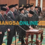 Pelantikan anggota DPRD Bangkalan periode 2024-2029. Foto: AHMAD FAUZI/BANGSAONLINE