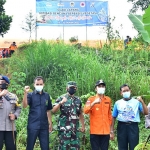 Bupati Madiun beserta jajaran dan Forkopimda saat foto bersama.