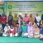 Perwakilan anak yatim dan duafa dari Yayasan Almustajab yang mendapatkan santunan dari Pertamina EP.