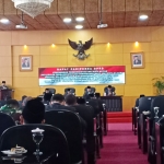 Paripurna DPRD Kota Blitar dengan agenda pemberhentian Samanhudi Anwar dari Wali Kota Blitar secara tidak hormat.