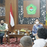 FGD Perlindungan Sosial Ketenagakerjaan bagi Pekerja Rentan bersama BPJS Ketenagakerjaan di Peringgitan Dalam Rumah Dinas Bupati, Rabu (16/6/2021). (foto: ist)