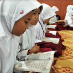 Peserta pondok ramadan yang diikuti oleh pelajar di Blitar terlihat antusias