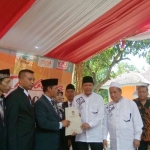 KPU Kabupaten Pasuruan menetapkan pasangan Irsyad Yusuf-Mujib Imron (Adjib) sebagai peserta di Pilkada 2018, (12/2).