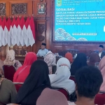 Pj Wali Kota Mojokerto saat memberi sambutan.