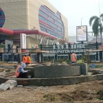 Kondisi RSUD Bangil yang sedang dibangun taman.