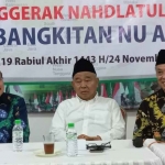 Khariri Makmun (kiri) bersama Kiai Asep Saefuddin Chalim dan Kiai As