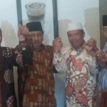 Forum Komunikasi Kiai Kampung se Jawa Timur (FK3JT) pimpinan KH. Fakhrur Rozi meminta Khofifah mundur sebagai Mensos RI sekaligus Ketua Umum Muslimat NU. foto : DIDI ROSADI/BANGSAONLINE
