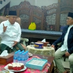 Ketua Umum DPP PKB A Muhamin Iskandar saat diterima Prof Dr KH Asep Saifuddin Chalim, MA, di kediamannya, Pondok Pesantren Amanatul Ummah Kembang Belor, Pacet, Mojokerto, Jawa Timur, Sabtu (22/10/2022) tadi malam. Foto: bangsaonline.com