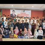 Anggota DPR RI H Syafiuddin bersama para peserta Sosialisasi Empat Pilar Kebangsaan foto bersama di Blessing Hill Resort, Kecamatan Trawas, Kabupaten Mojokerto, Selasa (23/11/2021).