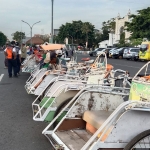 Becak wisata yang sudah terdaftar di dishub cenderung tertib dalam antrean menunggu penumpang.