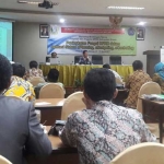 Suasana Workshop yang diikuti 50 anggota dan pimpinan DPRD Gresik. foto: SYUHUD/ BANGSAONLINE