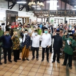 FOTO BARENG: Kelana Aprilianto menghadiri deklarasi dukungan Tim Bintang Sembilan di Jabon, Senin (19/10) petang. foto: ist.