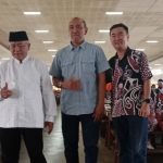 Bupati Malang, HM Sanusi saat mengunjungi pabrik rokok dan menyapa para pekerja