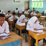 Ilustrasi suasana pendidikan di madrasah diniyah.