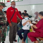 Perwakilan Kepala BIN Daerah Jatim, Krisna Lesmana meninjau vaksinasi Covid-19 Dosis II bagi santri Pondok Pesantren Nurul Ulum Kecamatan Sutojayan Kabupaten Blitar.