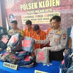 Kapolsek Klojen Kompol Budi Hartono didampingi Wakapolsek Klojen AKP Tukimin Hadi dan Kanit Reskrim Iptu Gunawan serta Kanit Intel Iptu Wibowo, saat gelar perkara di Mapolsek Klojen, Kamis (28/3). Foto: IWAN IRAWAN/BANGSAONLINE