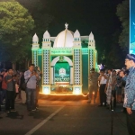 Wali Kota Pasuruan, Saifullah Yusuf, saat memberangkatkan peserta pawai MTQ Jatim 2023.